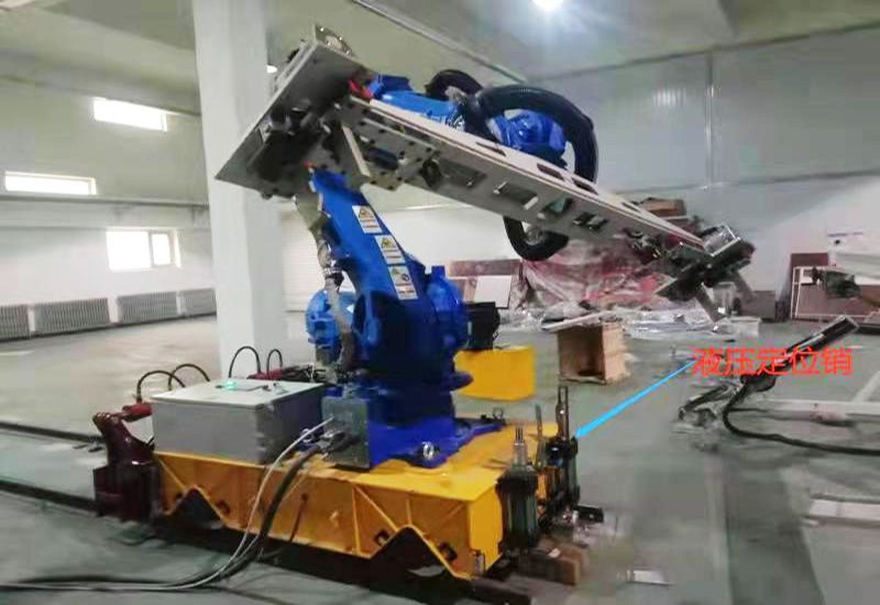 機(jī)械臂載運(yùn)軌道小車(chē)