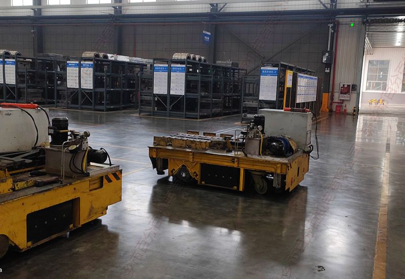 工業(yè)車(chē)間選用無(wú)軌轉(zhuǎn)運(yùn)車(chē)來(lái)運(yùn)輸搬運(yùn)工件的優(yōu)勢(shì)